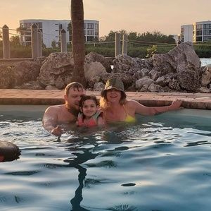 Meet your Posher, Pamela